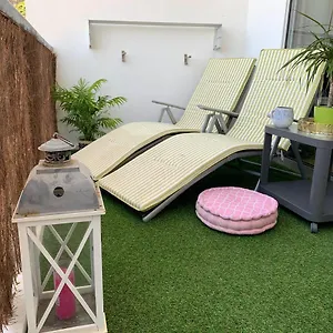 https://modern-studio-on-the-beach.adeje-hotels.com